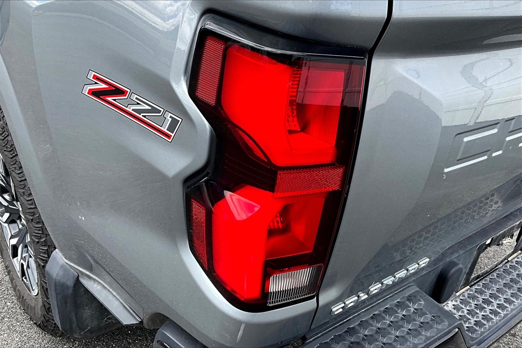 2024 Chevrolet Colorado CrewCab Z71 - Photo 31