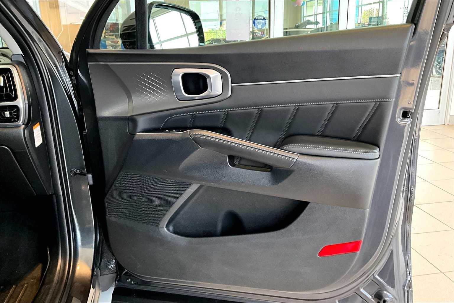 2022 Kia Sorento Plug-In Hybrid SX - Photo 12