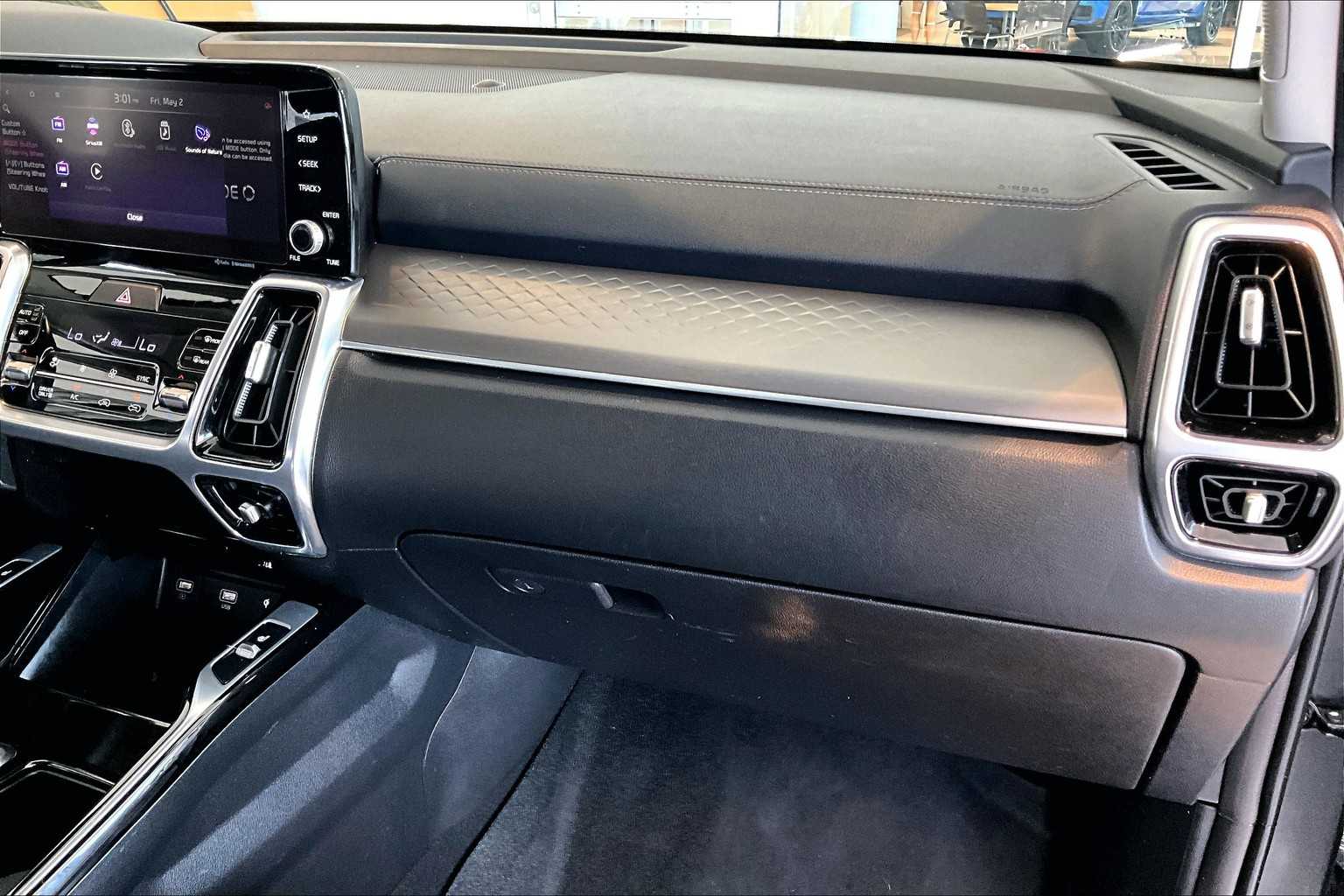 2022 Kia Sorento Plug-In Hybrid SX - Photo 13