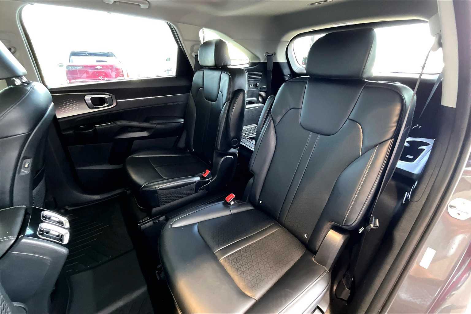 2022 Kia Sorento Plug-In Hybrid SX - Photo 15