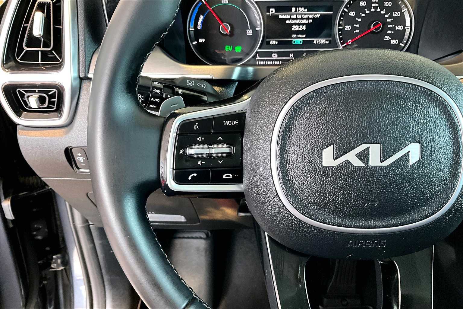 2022 Kia Sorento Plug-In Hybrid SX - Photo 24