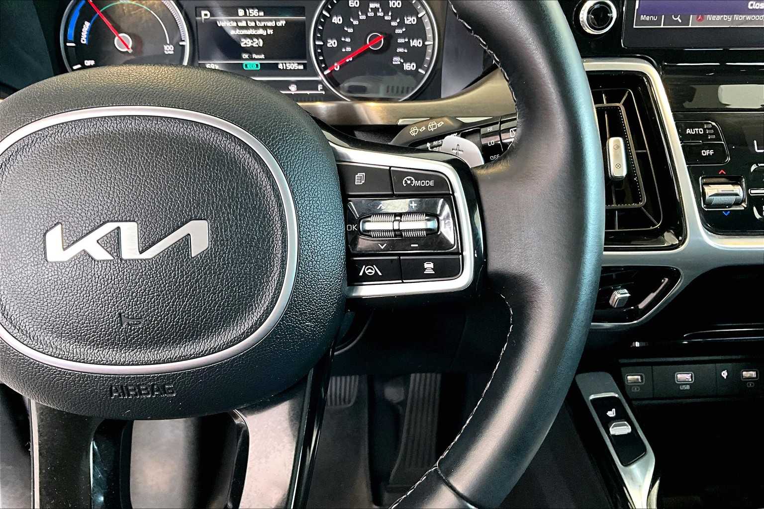 2022 Kia Sorento Plug-In Hybrid SX - Photo 25