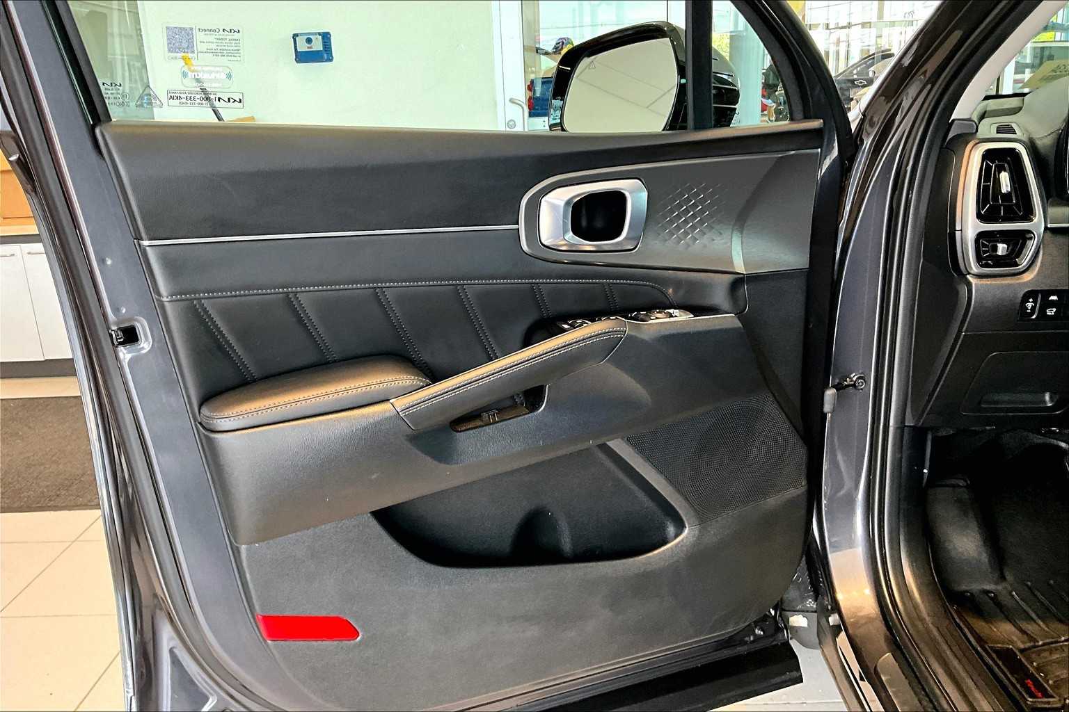 2022 Kia Sorento Plug-In Hybrid SX - Photo 9
