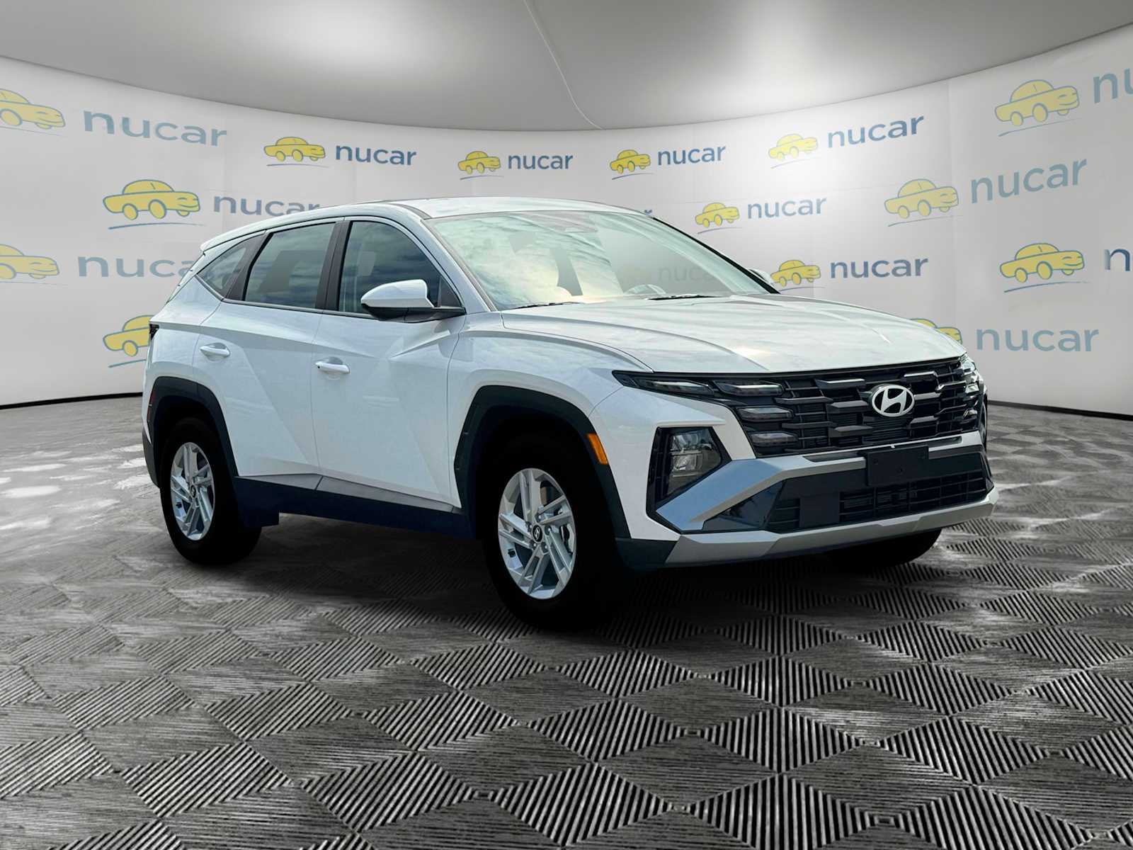 2025 Hyundai Tucson SE - Photo 1