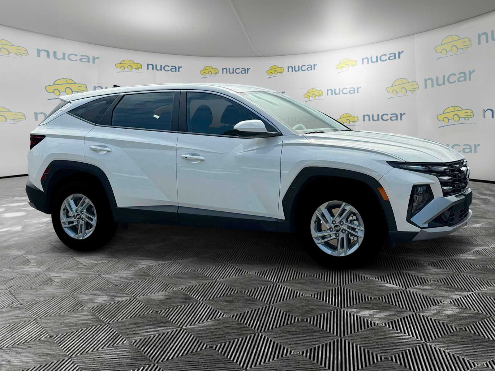 2025 Hyundai Tucson SE - Photo 11