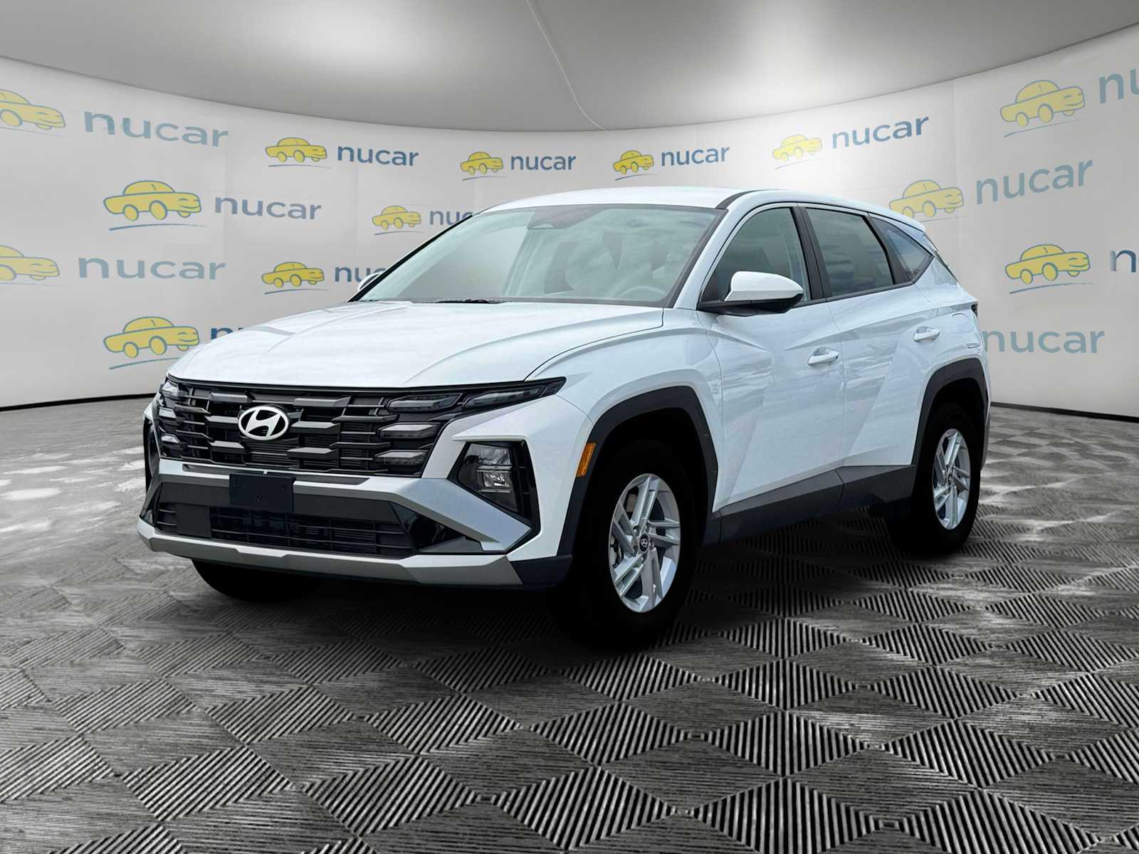 2025 Hyundai Tucson SE - Photo 2