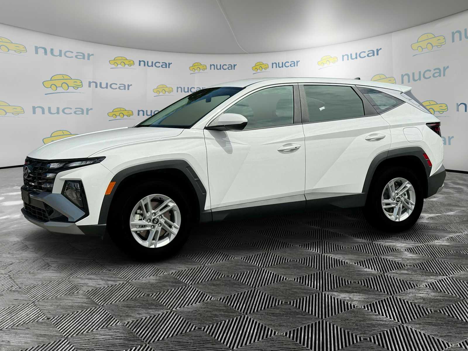2025 Hyundai Tucson SE - Photo 3