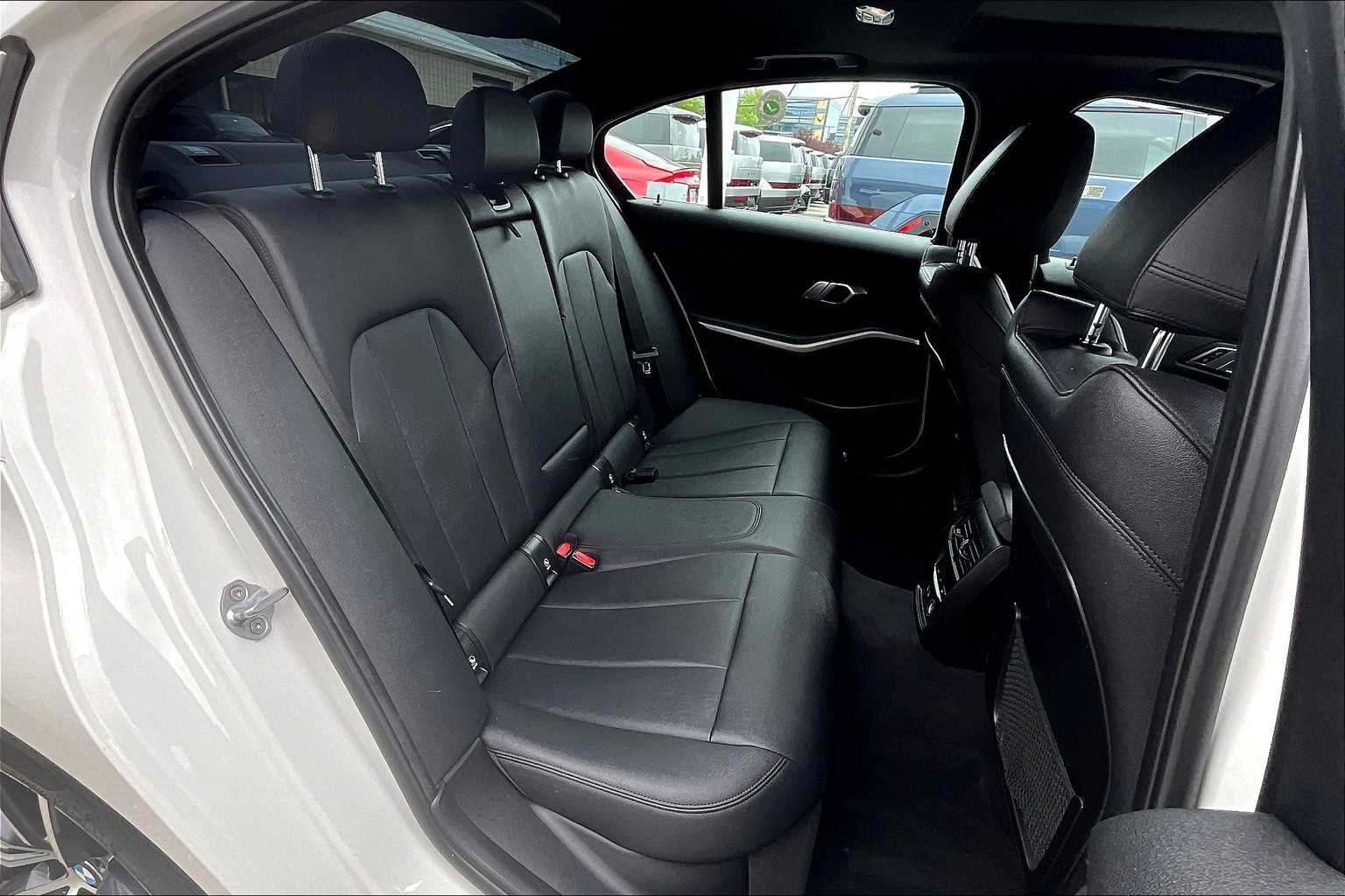 2020 BMW 3 Series 330i - Photo 16