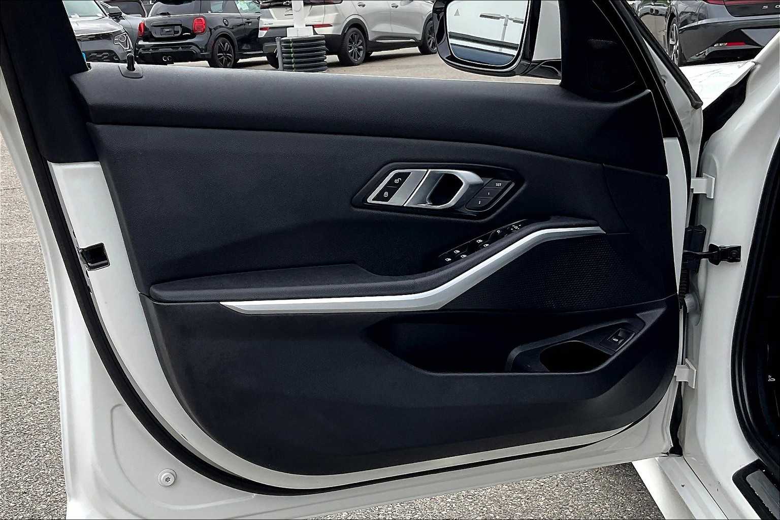 2020 BMW 3 Series 330i - Photo 9
