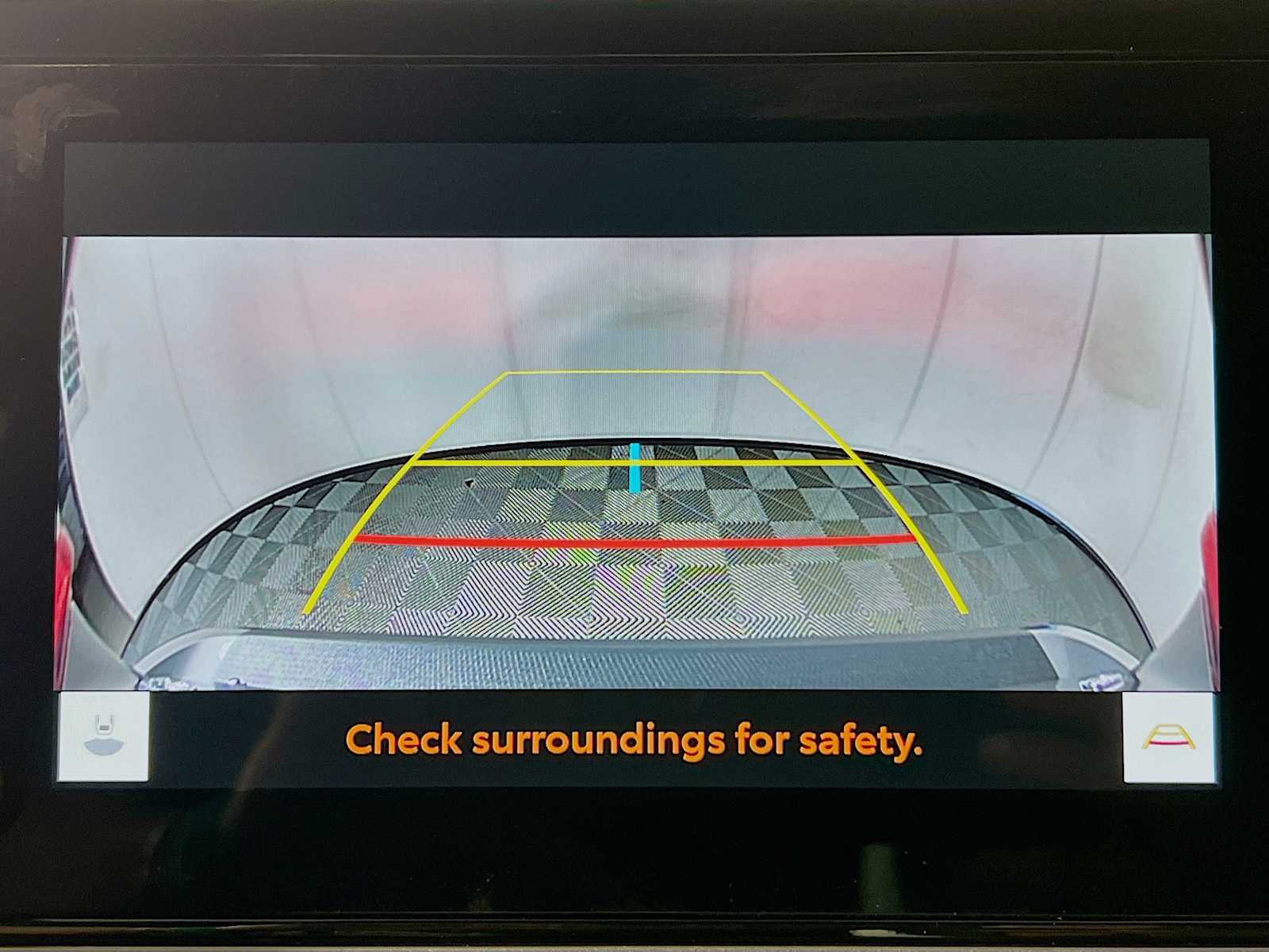 2025 Toyota Camry SE - Photo 9