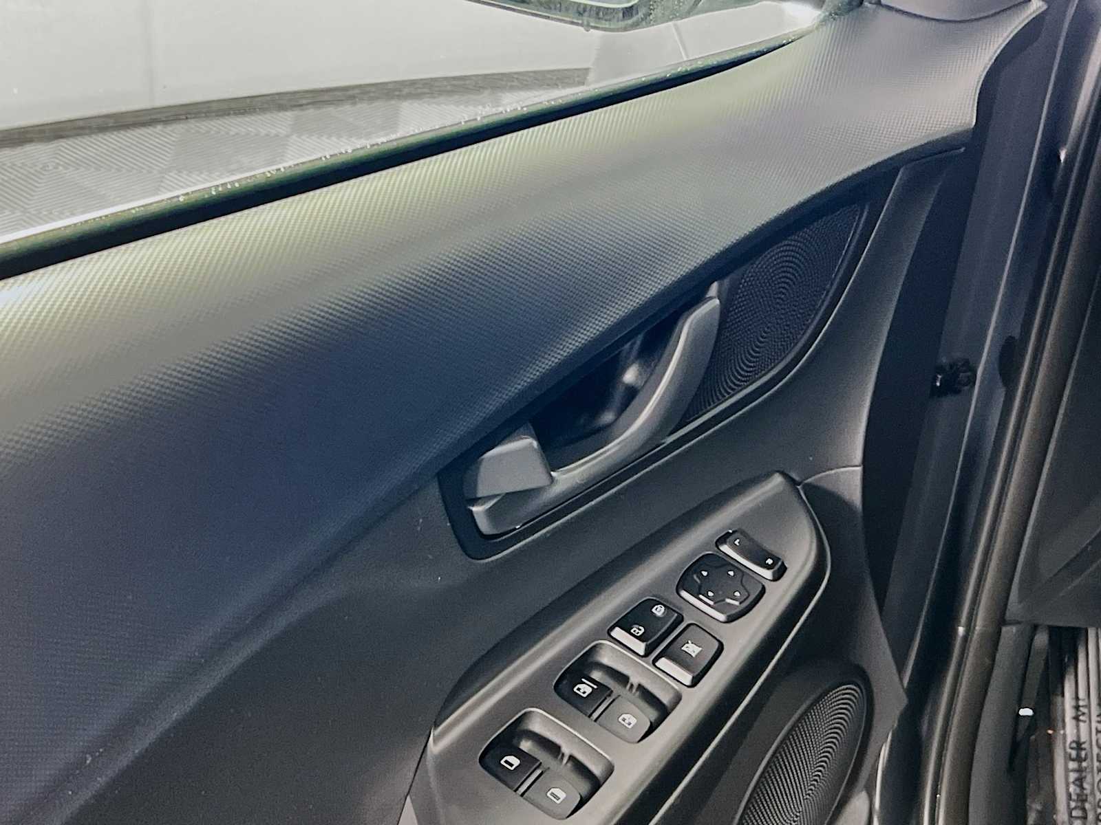 2023 Hyundai Kona SEL - Photo 17