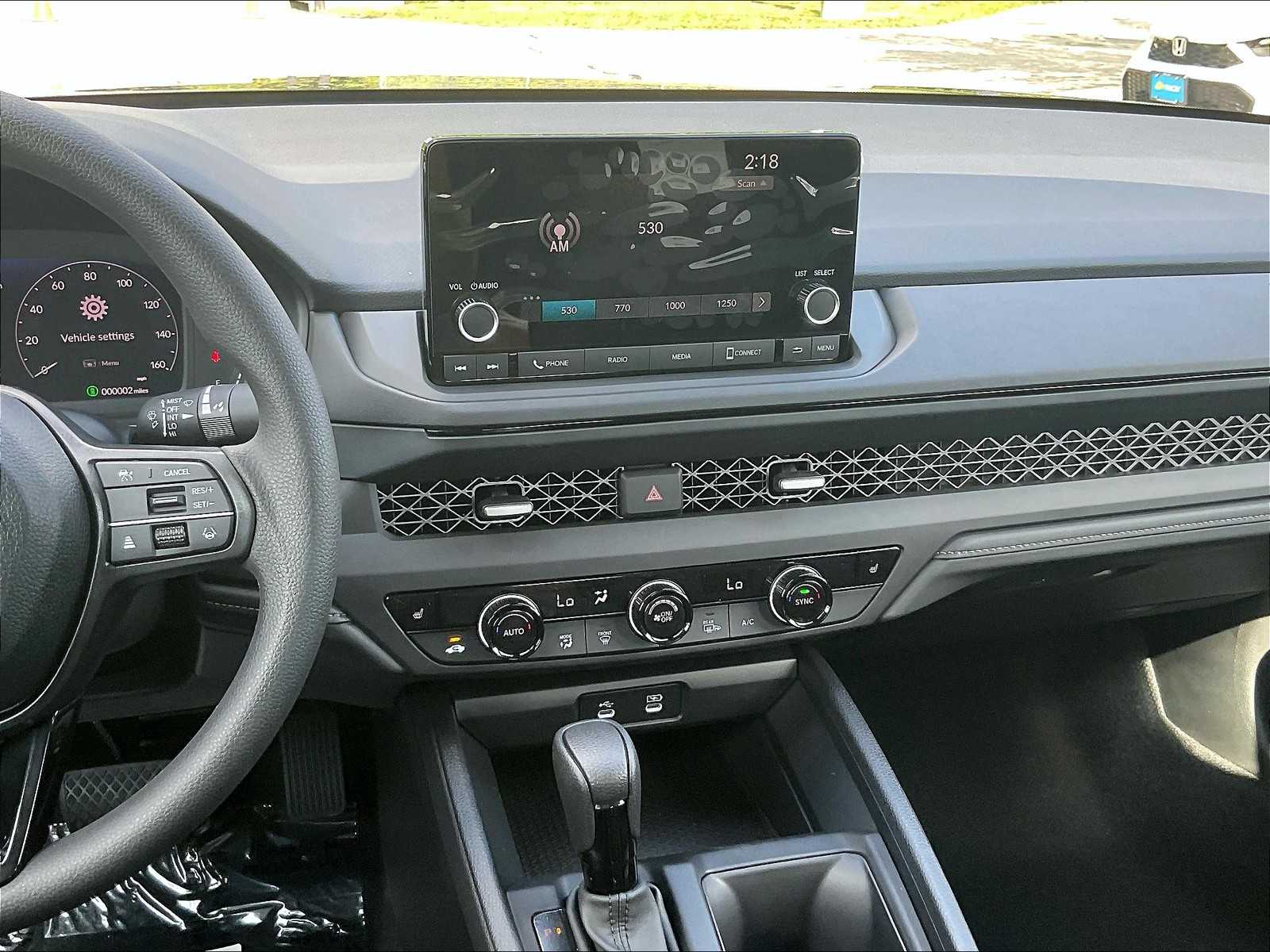 2025 Honda Accord SE - Photo 13