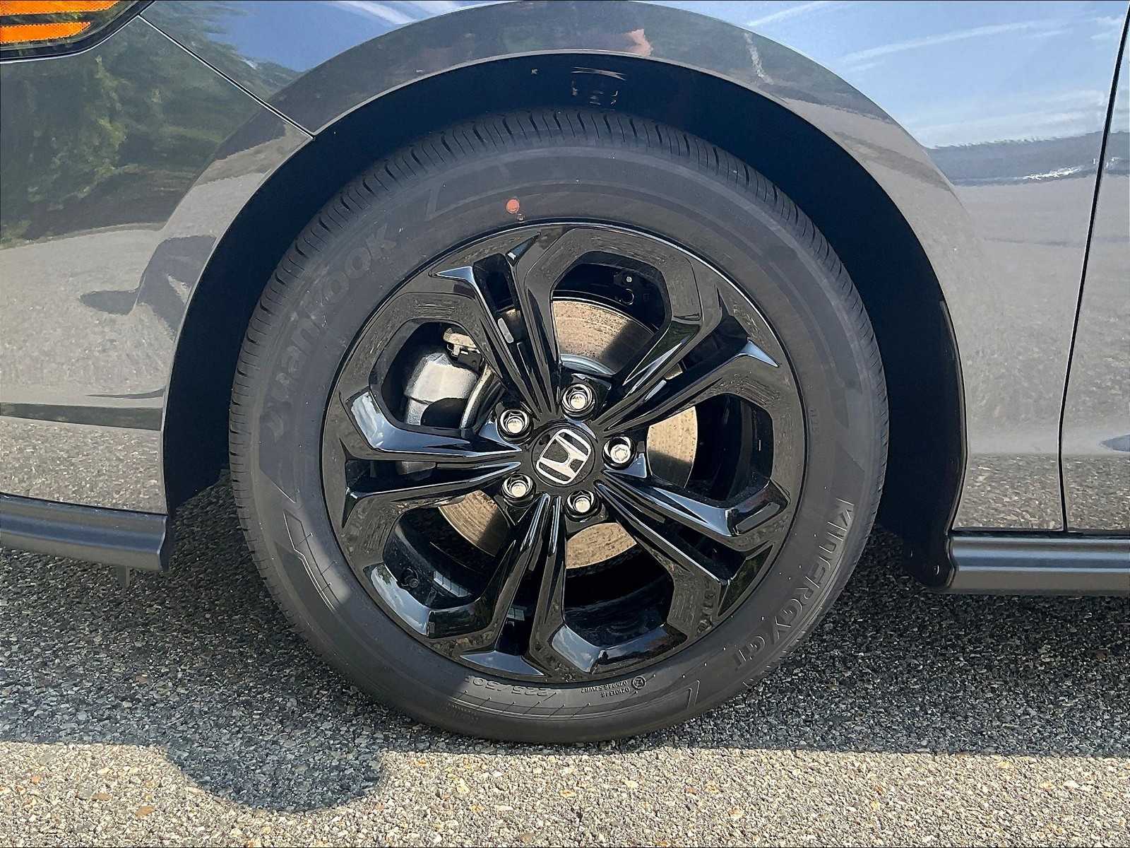 2025 Honda Accord SE - Photo 8