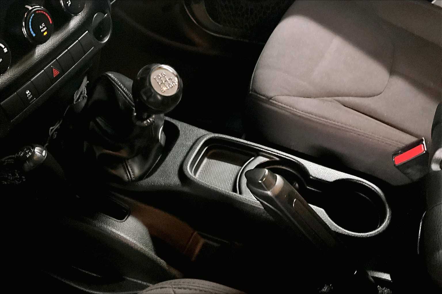2013 Jeep Wrangler Sport - Photo 19
