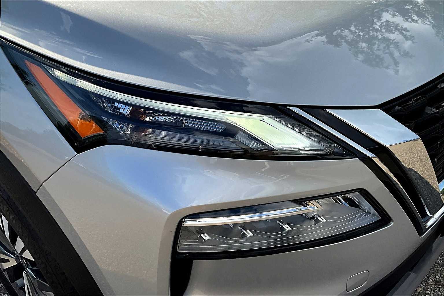 2021 Nissan Rogue SV - Photo 32