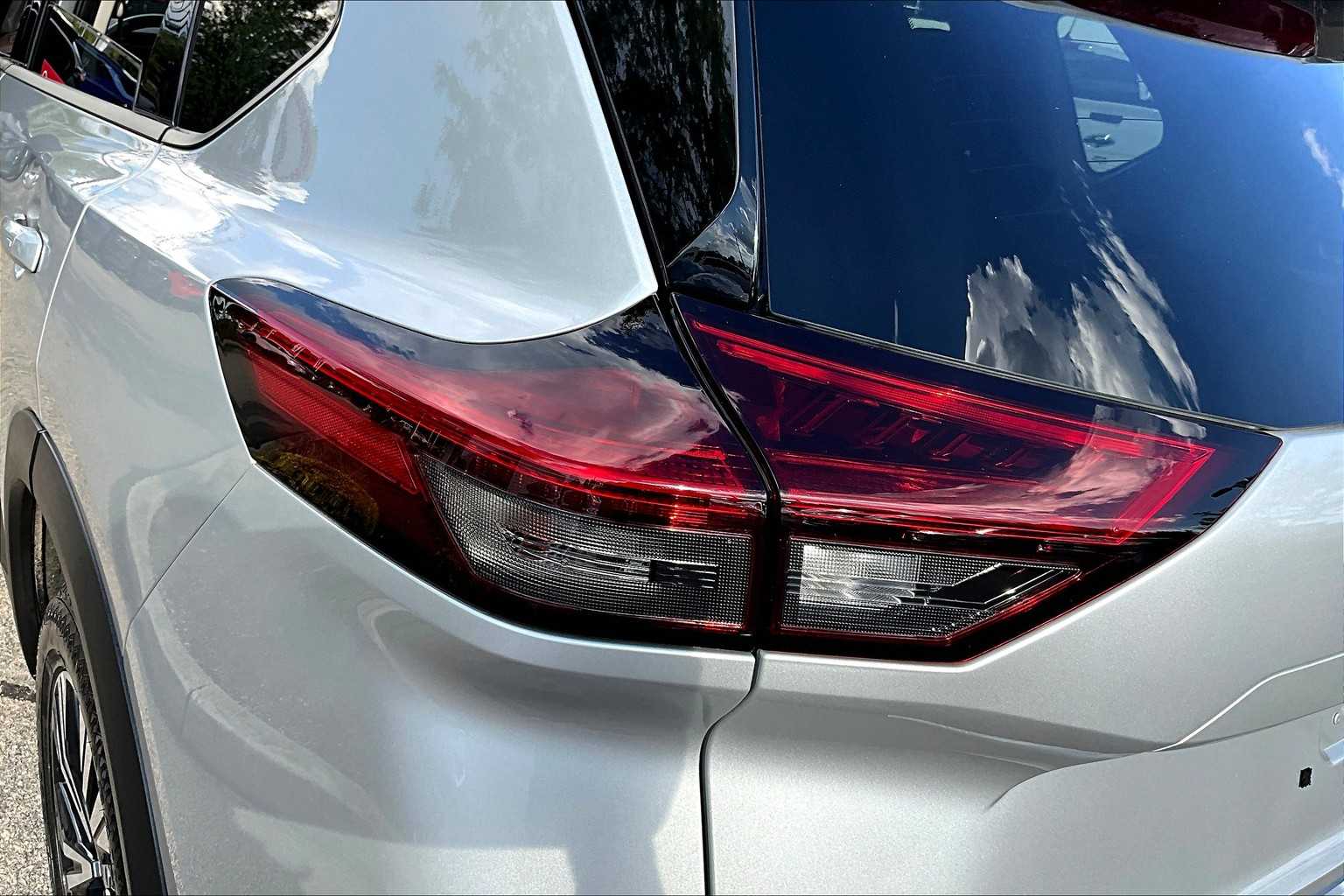 2021 Nissan Rogue SV - Photo 33
