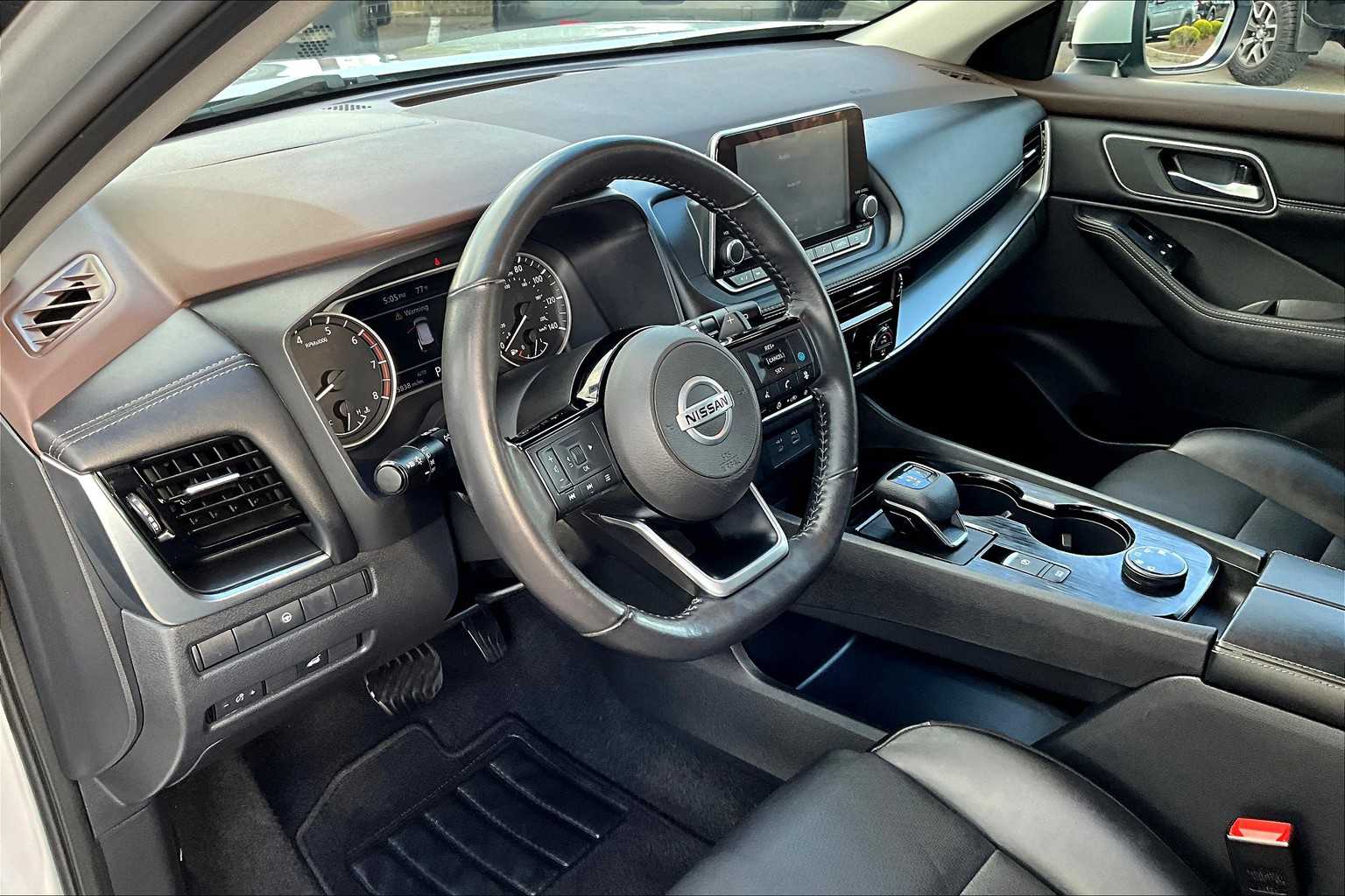 2021 Nissan Rogue SV - Photo 8