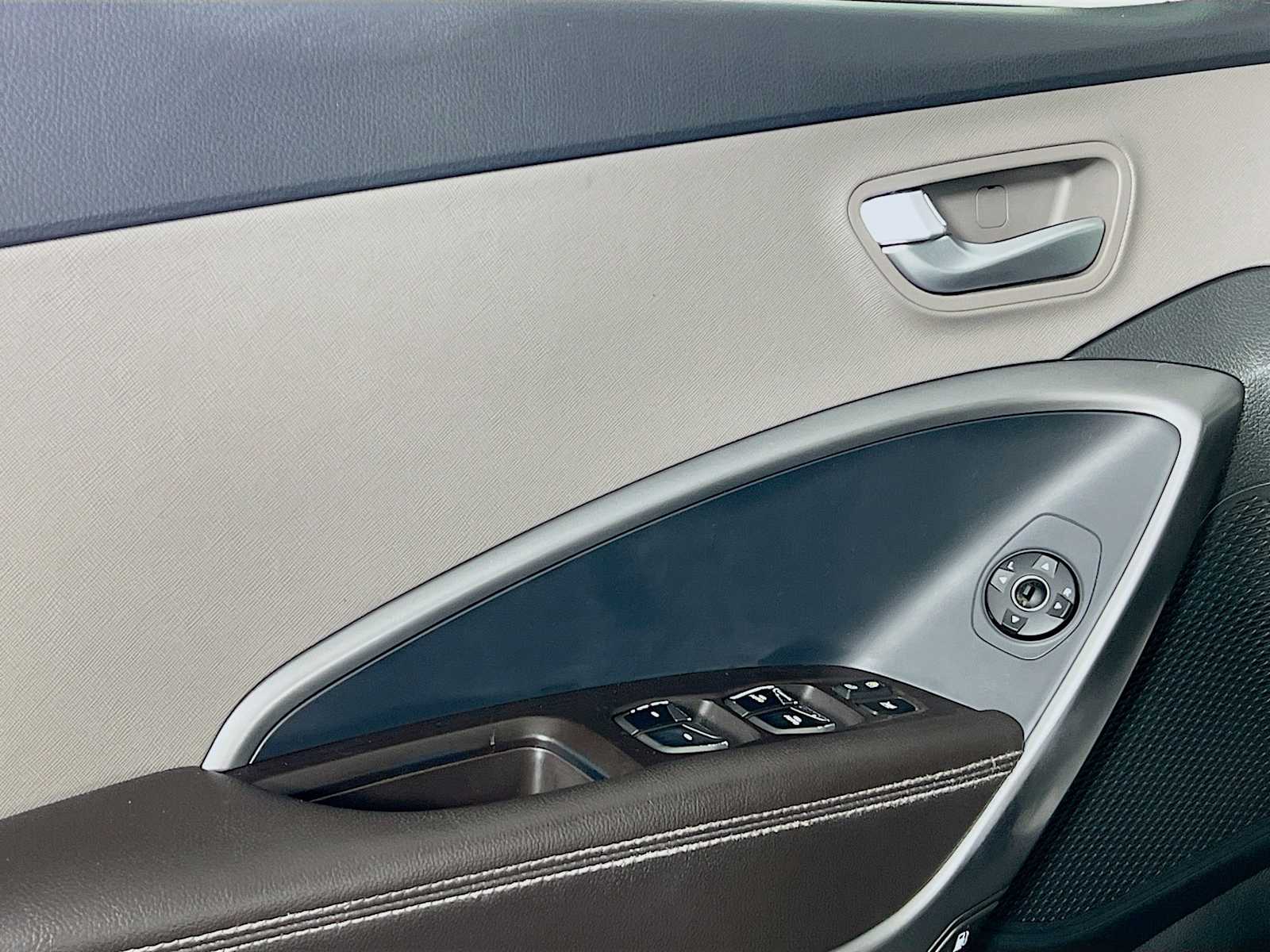 2018 Hyundai Santa Fe Sport 2.4L - Photo 17