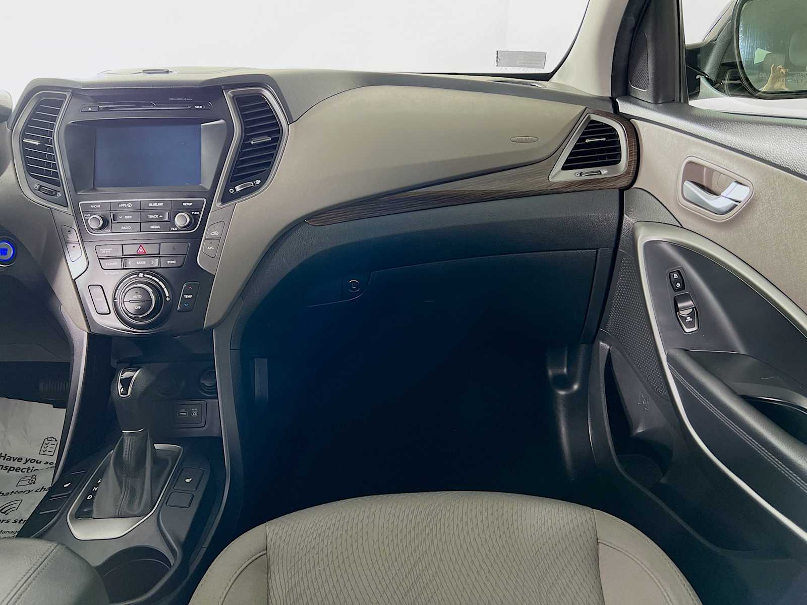 2018 Hyundai Santa Fe Sport 2.4L - Photo 23