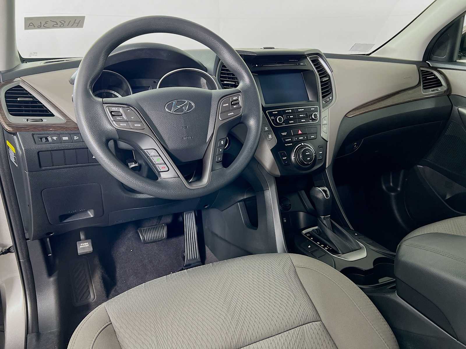 2018 Hyundai Santa Fe Sport 2.4L - Photo 9