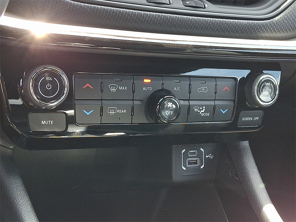 2025 Jeep Compass Limited - Photo 12
