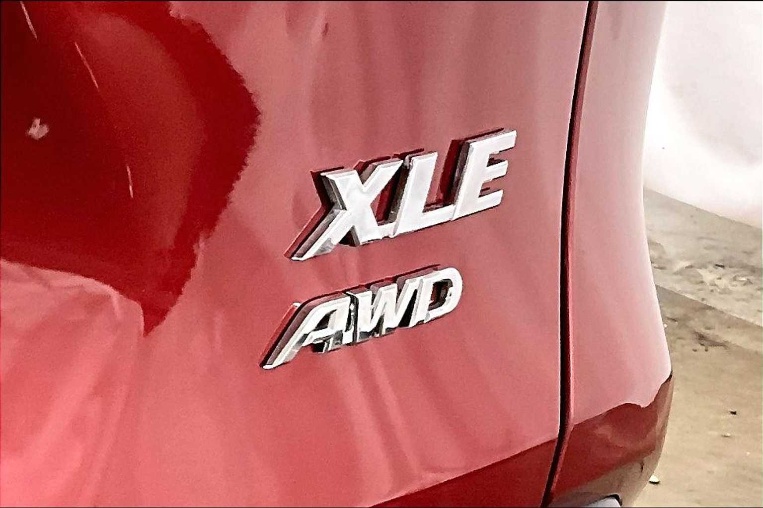2022 Toyota RAV4 XLE - Photo 29