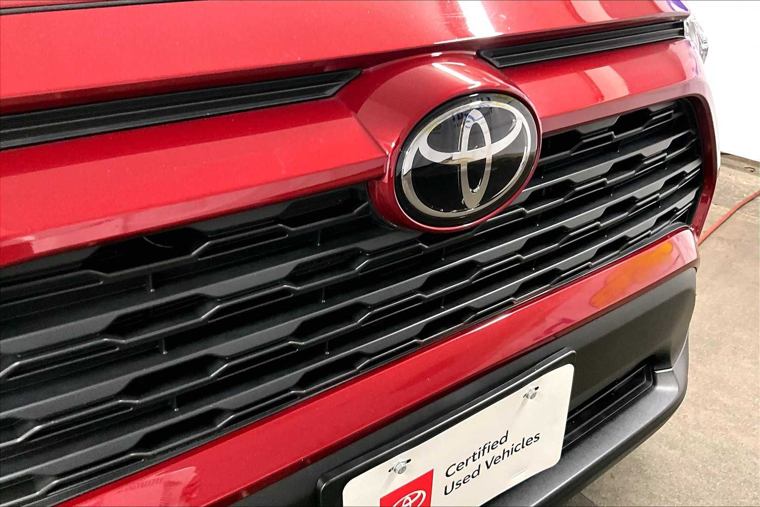 2022 Toyota RAV4 XLE - Photo 32
