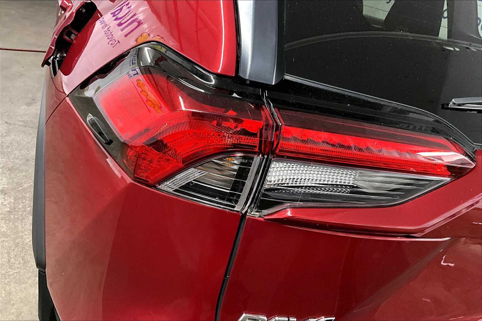 2022 Toyota RAV4 XLE - Photo 34