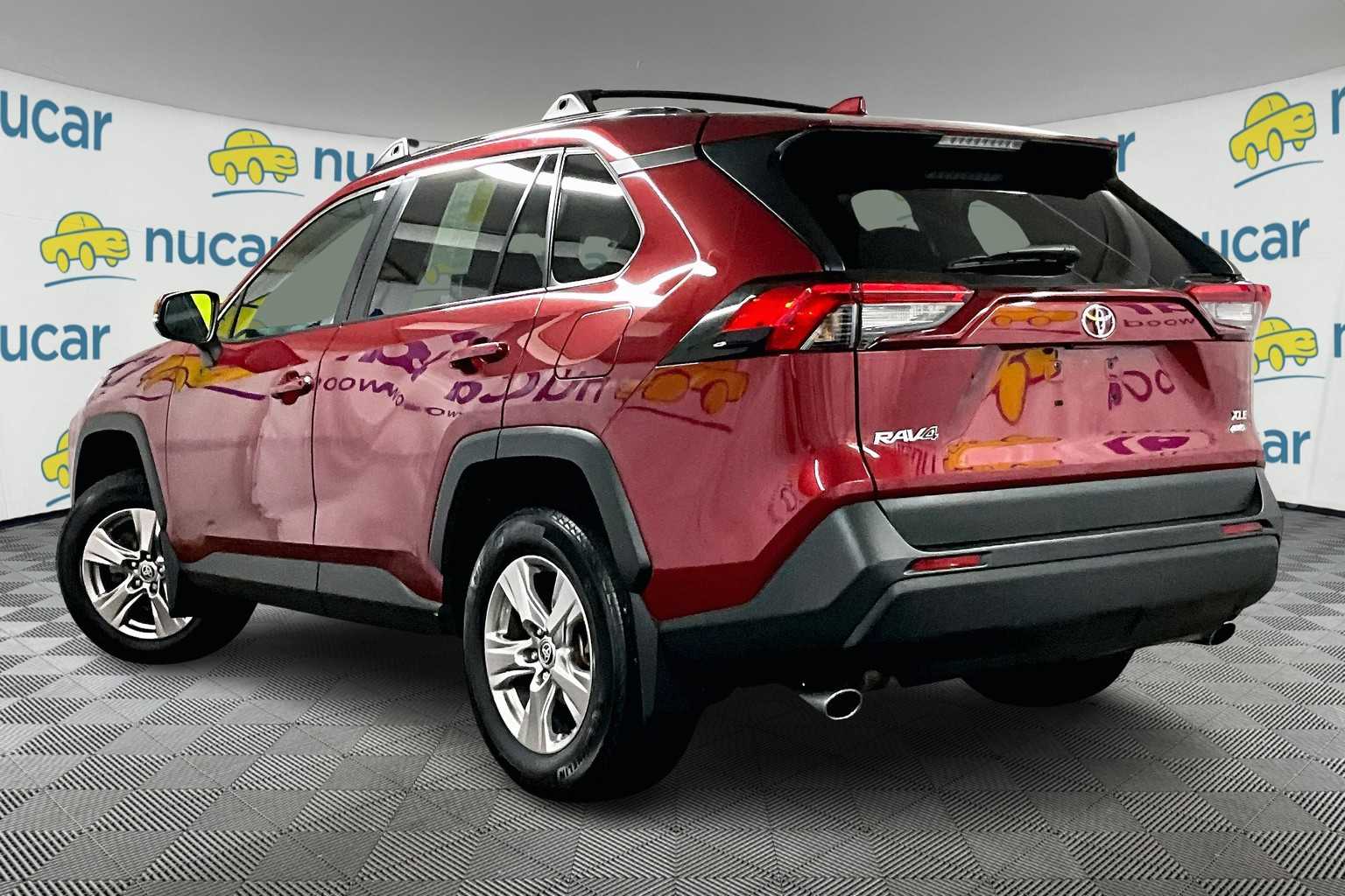 2022 Toyota RAV4 XLE - Photo 4