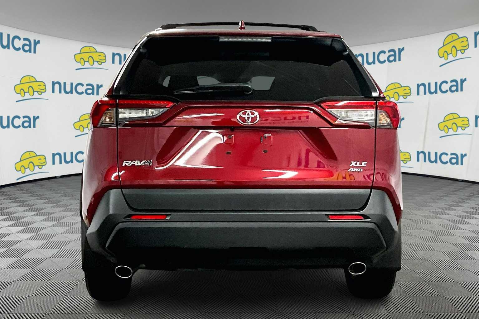 2022 Toyota RAV4 XLE - Photo 5