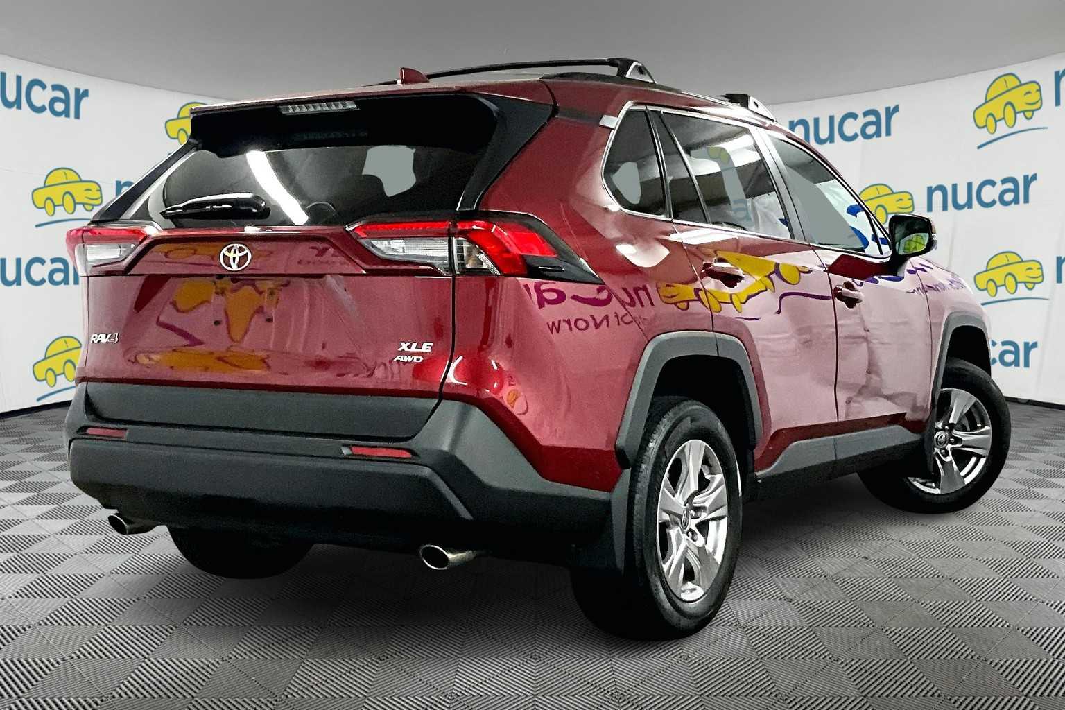 2022 Toyota RAV4 XLE - Photo 6