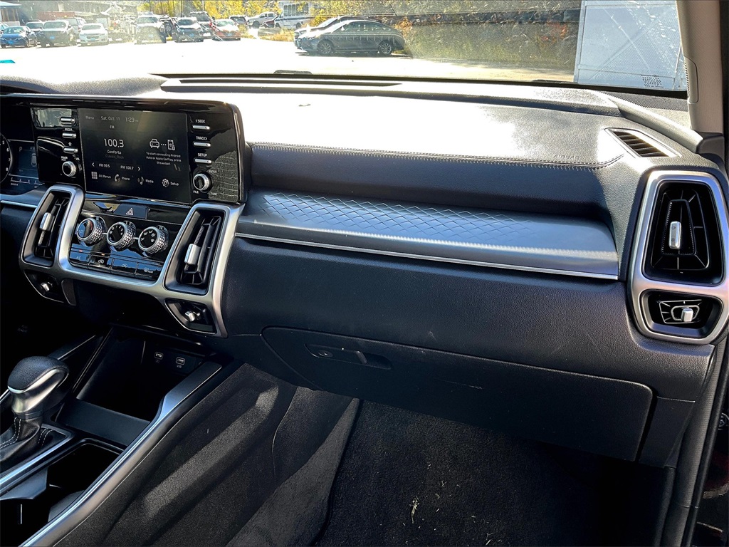 2022 Kia Sorento LX - Photo 13