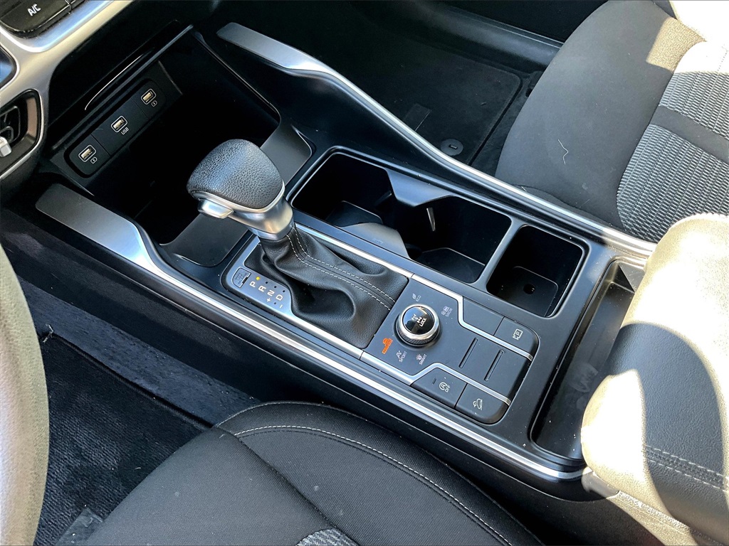 2022 Kia Sorento LX - Photo 20
