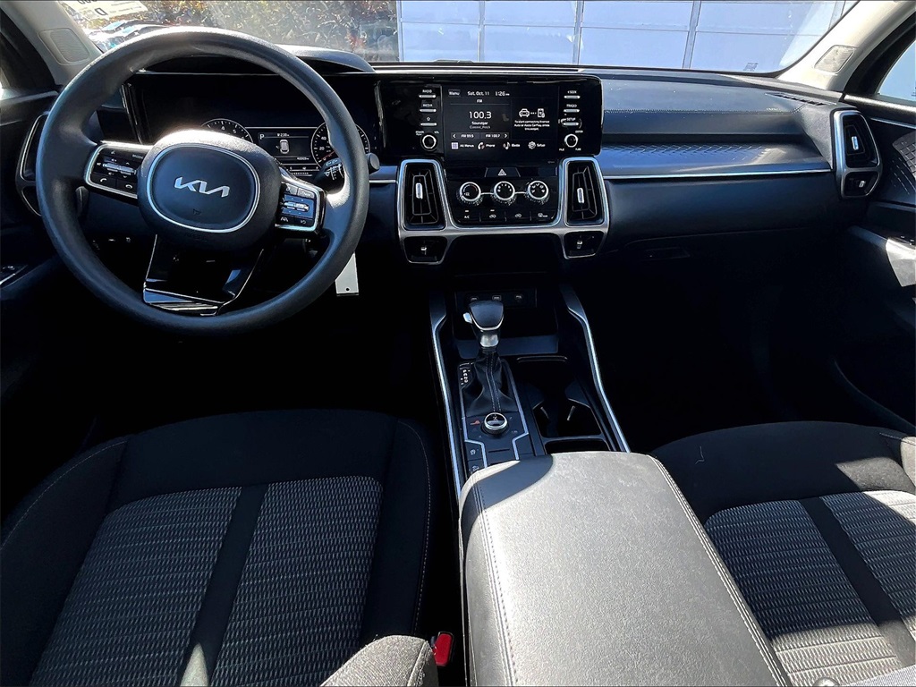2022 Kia Sorento LX - Photo 21