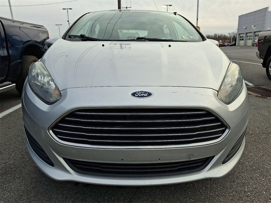 2016 Ford Fiesta SE - Photo 2