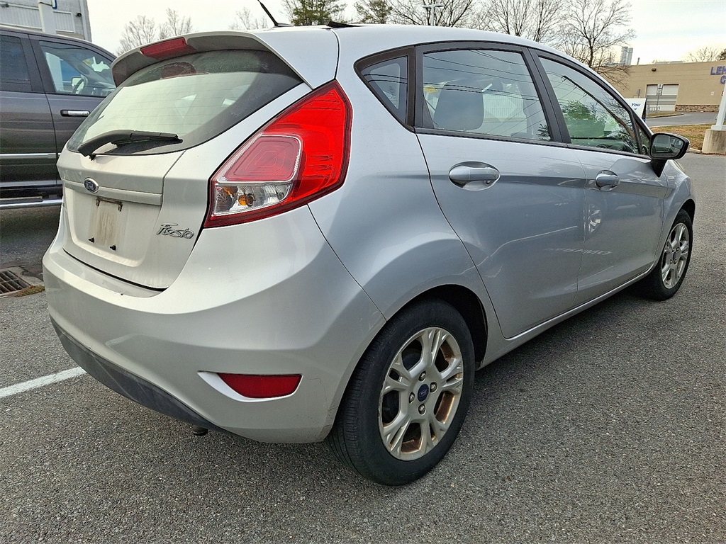 2016 Ford Fiesta SE - Photo 6