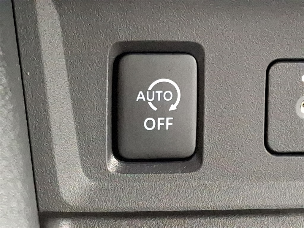 2025 Nissan Sentra SV - Photo 16