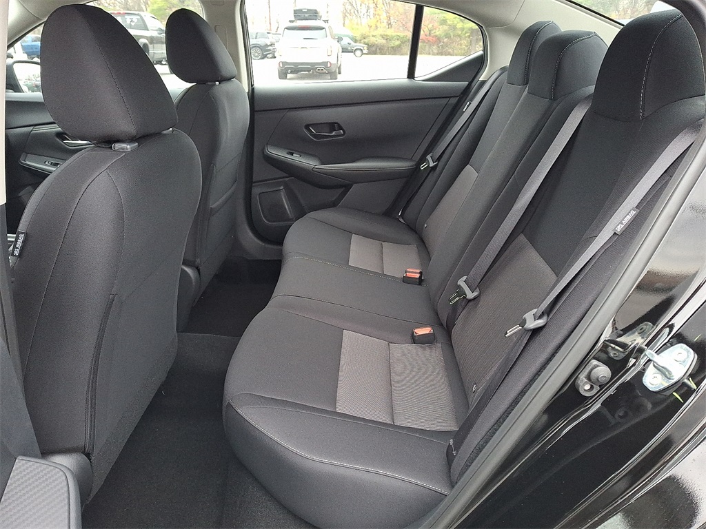 2025 Nissan Sentra SV - Photo 6