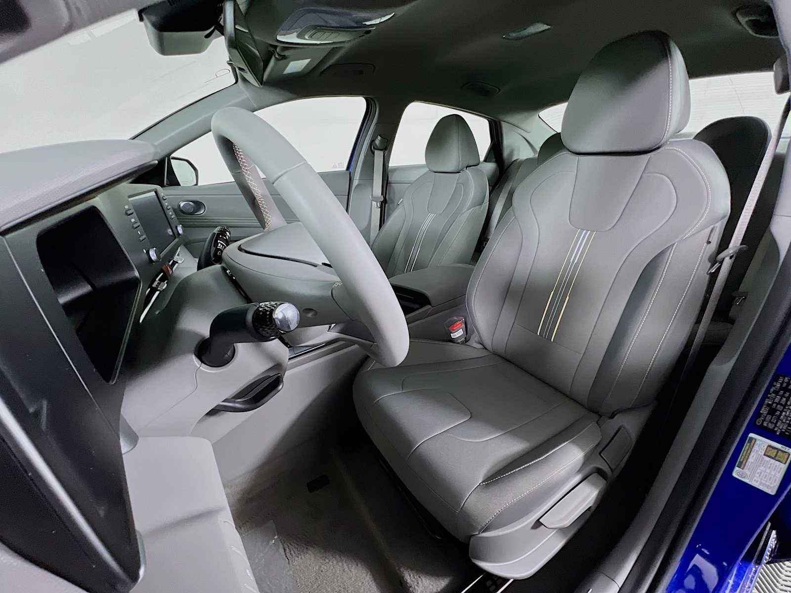 2025 Hyundai Elantra SEL Sport - Photo 12