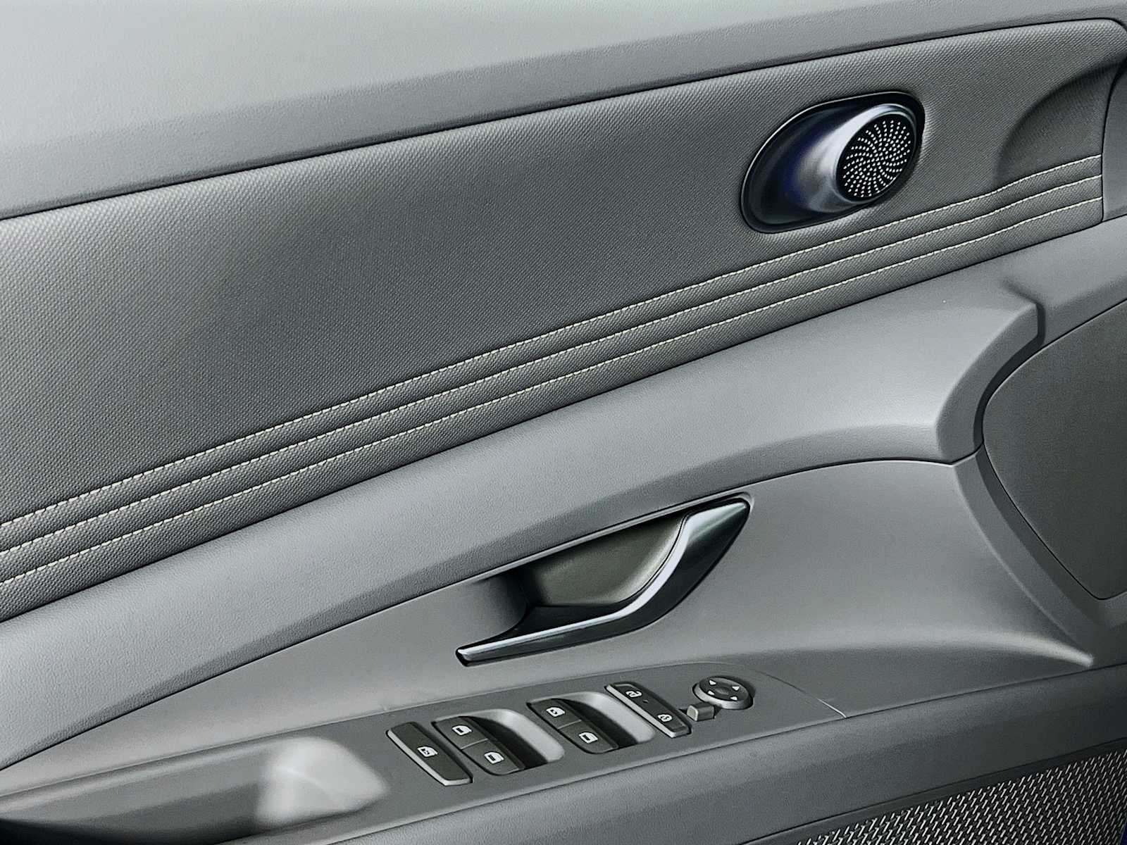 2025 Hyundai Elantra SEL Sport - Photo 15