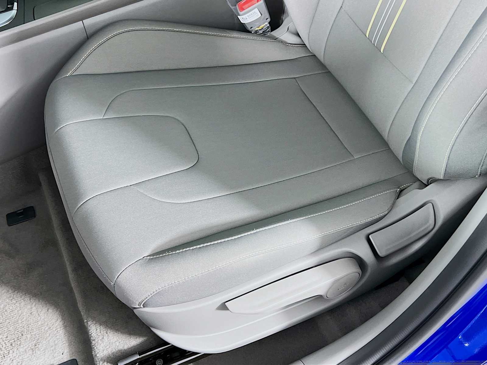 2025 Hyundai Elantra SEL Sport - Photo 16