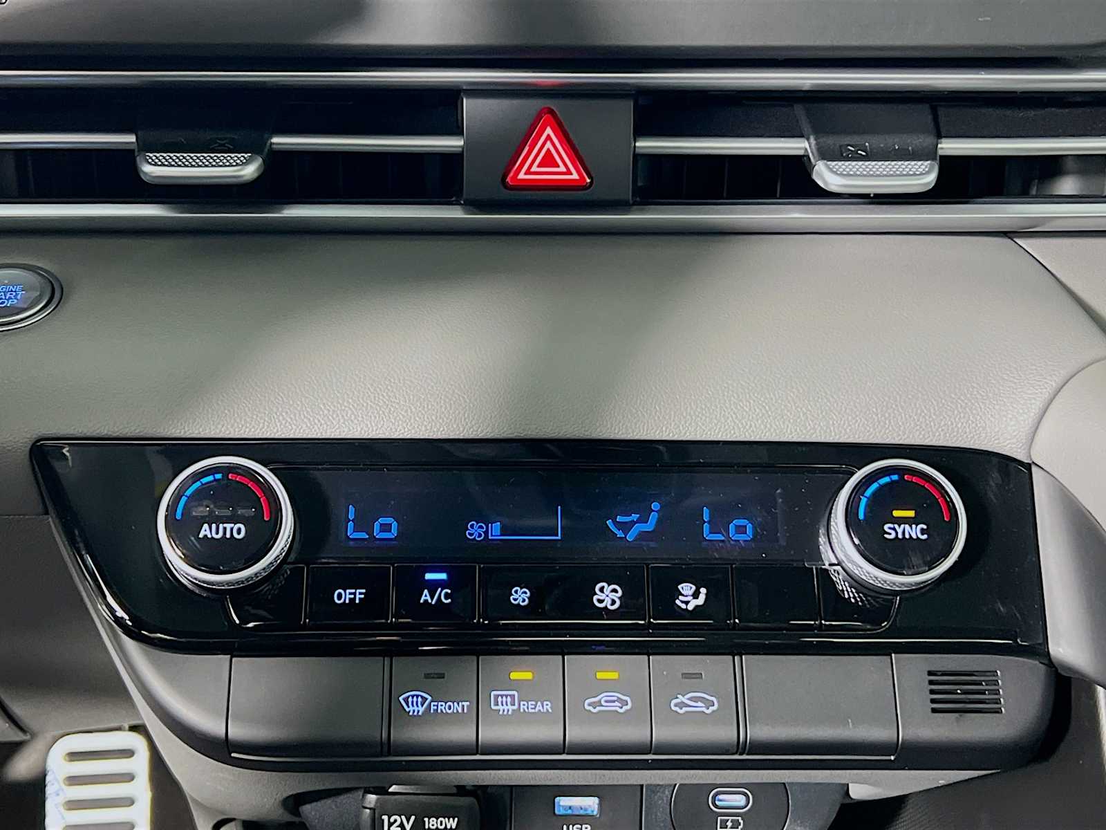 2025 Hyundai Elantra SEL Sport - Photo 10