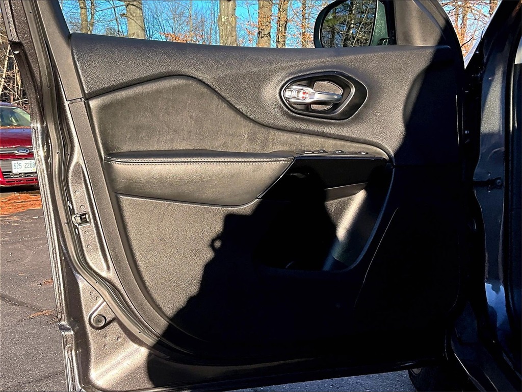 2023 Jeep Cherokee Altitude - Photo 9