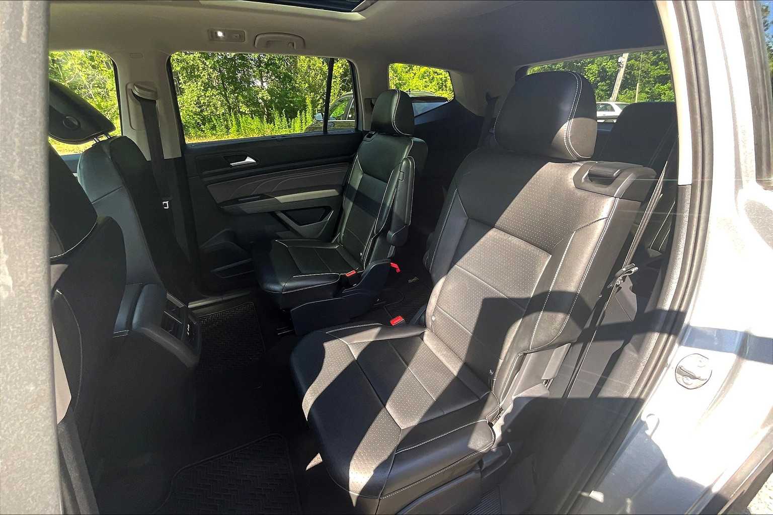 2022 Volkswagen Atlas 3.6L V6 SE w/Technology - Photo 15