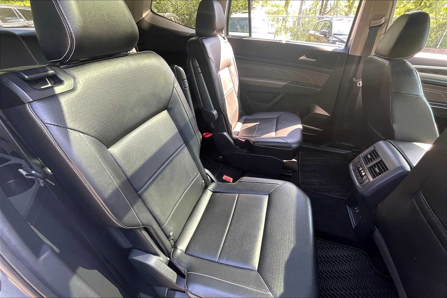 2022 Volkswagen Atlas 3.6L V6 SE w/Technology - Photo 16