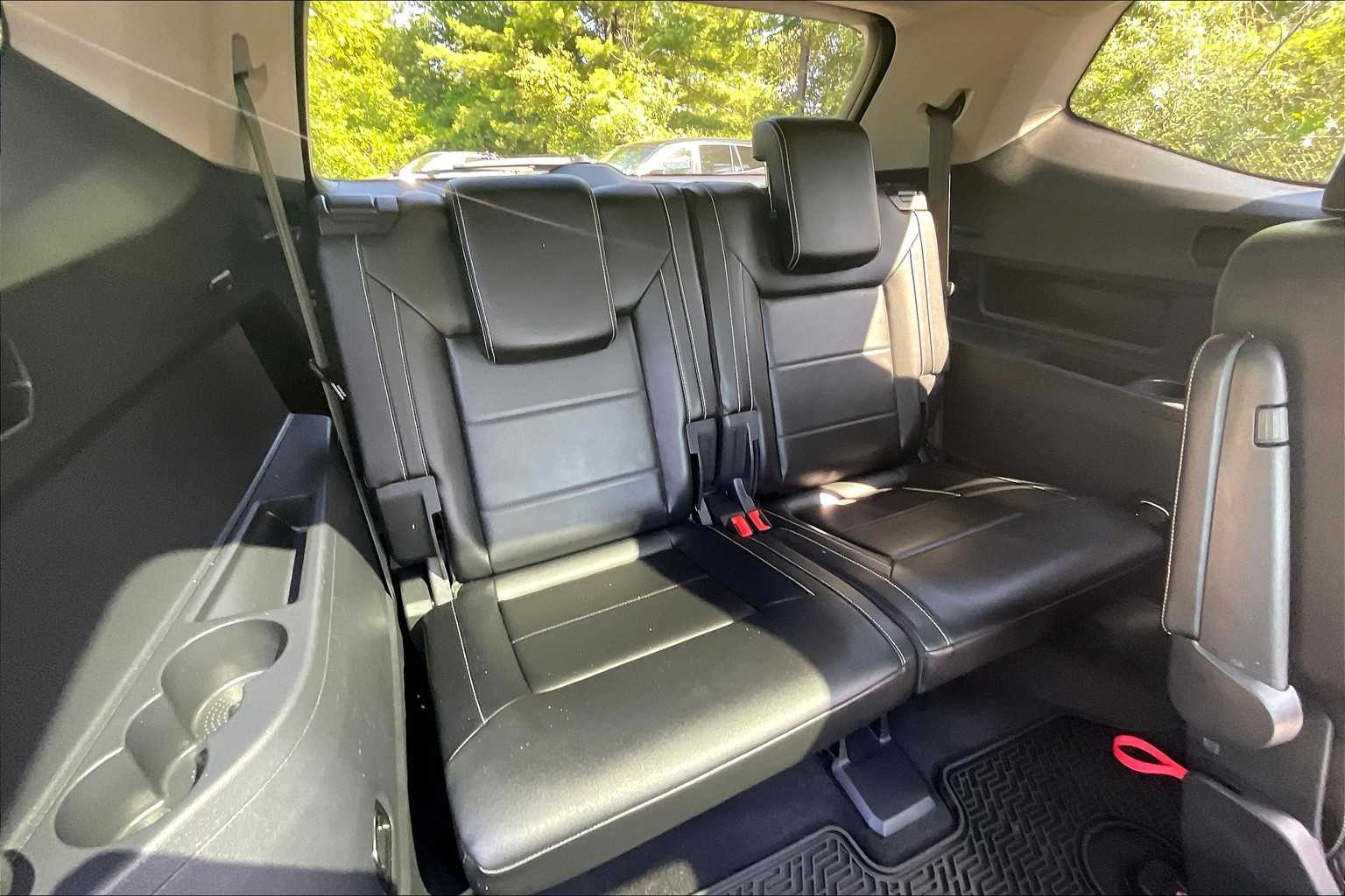 2022 Volkswagen Atlas 3.6L V6 SE w/Technology - Photo 17