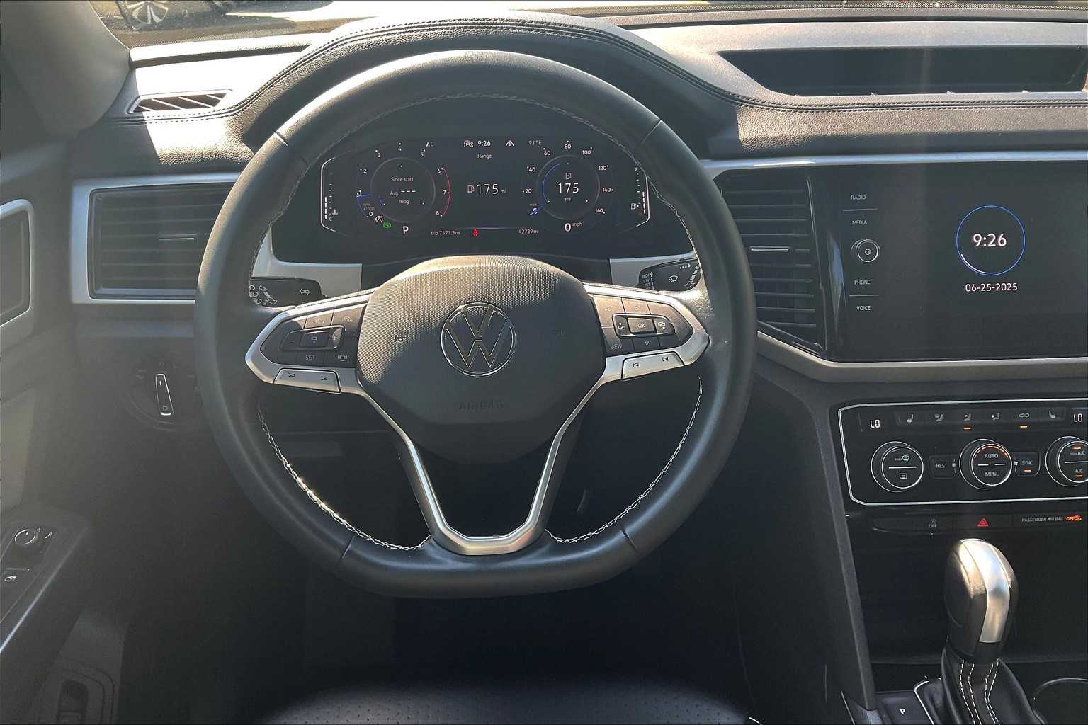2022 Volkswagen Atlas 3.6L V6 SE w/Technology - Photo 18