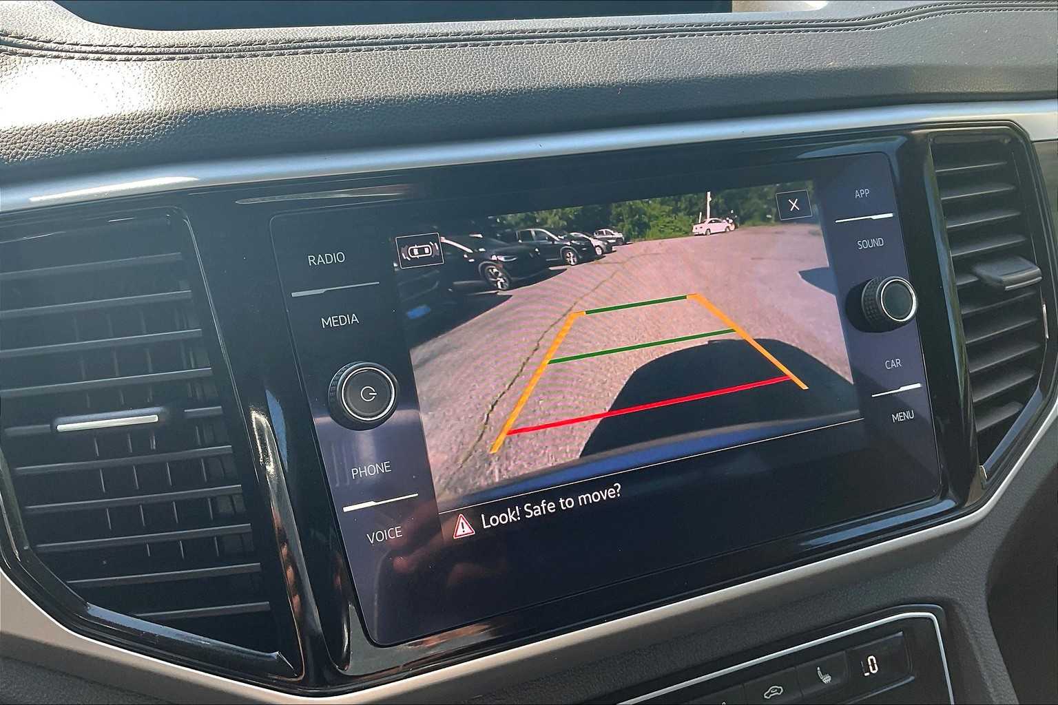 2022 Volkswagen Atlas 3.6L V6 SE w/Technology - Photo 20