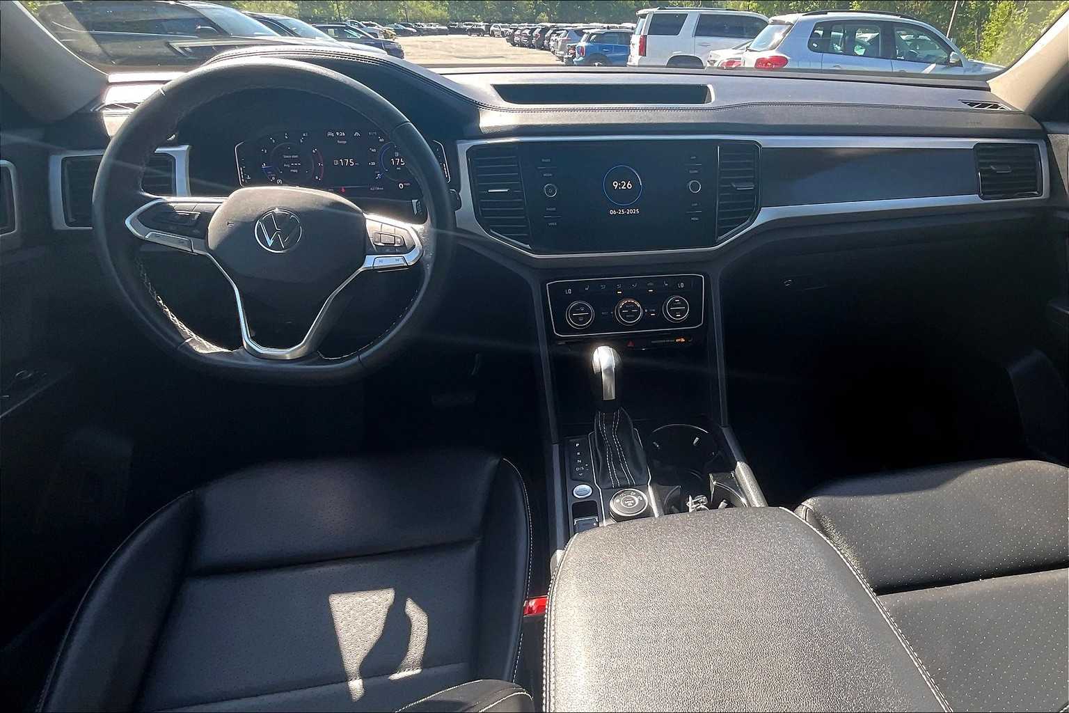 2022 Volkswagen Atlas 3.6L V6 SE w/Technology - Photo 22