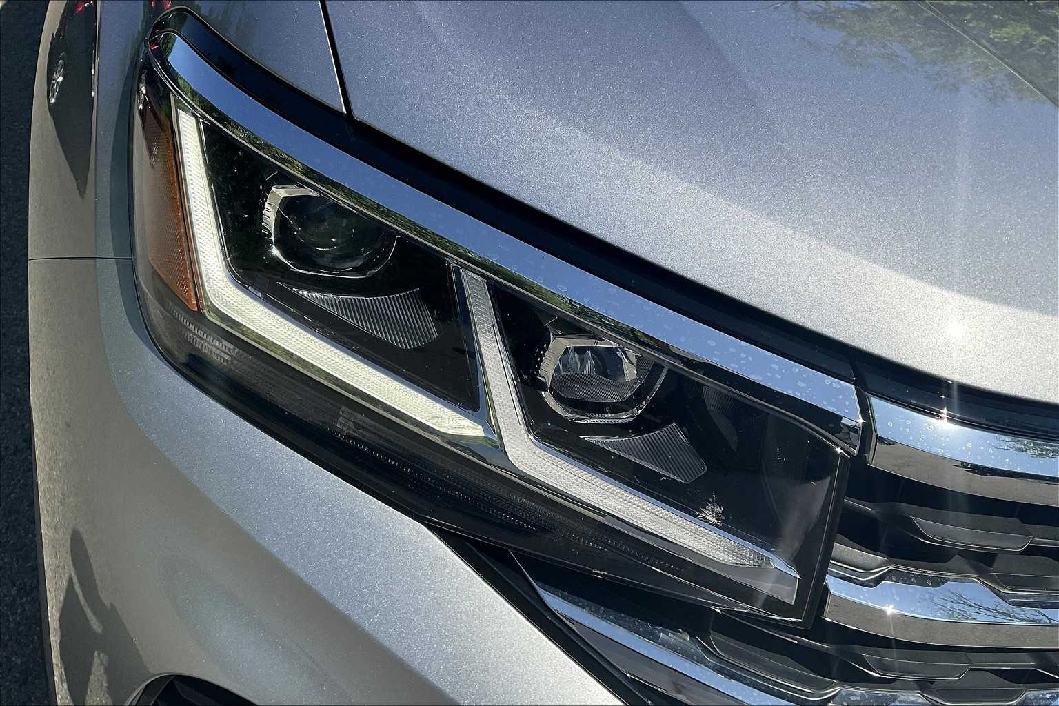 2022 Volkswagen Atlas 3.6L V6 SE w/Technology - Photo 33